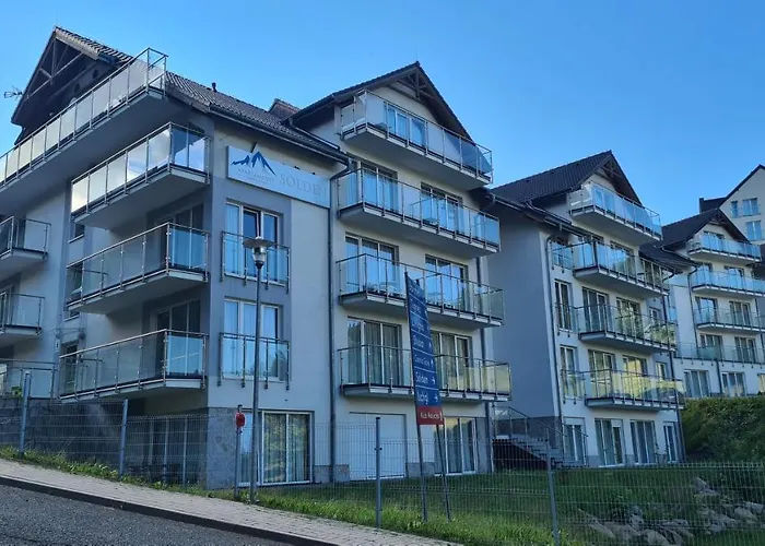 Czarna Gora Is17 * Sienna (Klodzko)